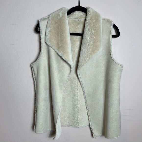 Faux-Fur Open Front Vest Jacket in Ivory reversible - Picture 3 of 7